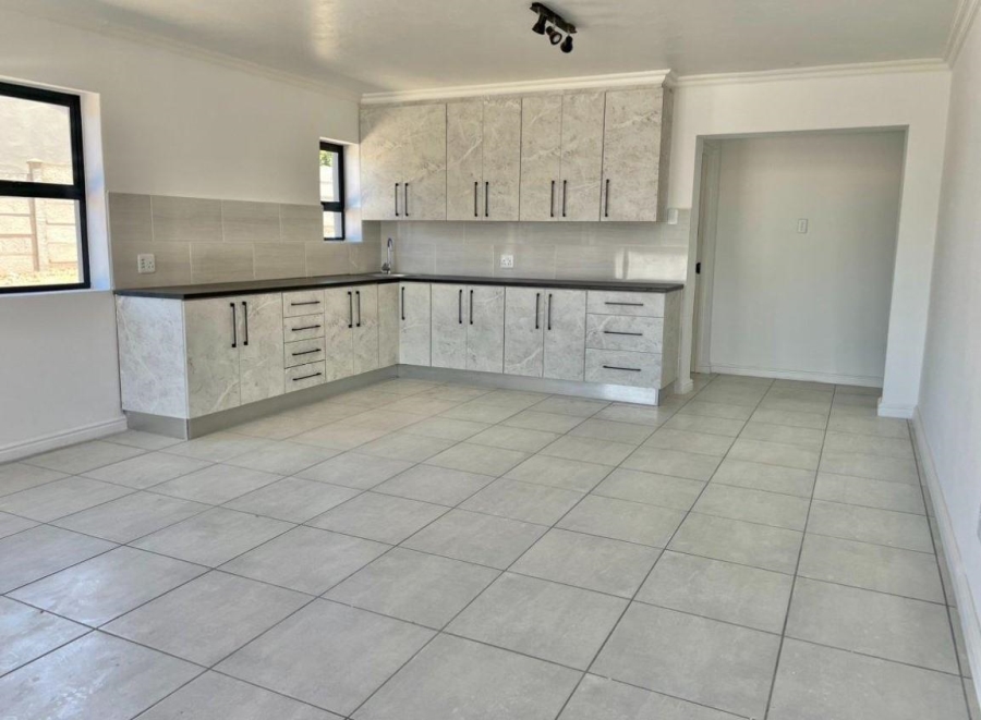 5 Bedroom Property for Sale in Wavecrest Eastern Cape